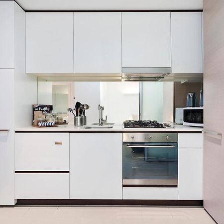 Complete Host Leopold Apartments Мелбърн Екстериор снимка