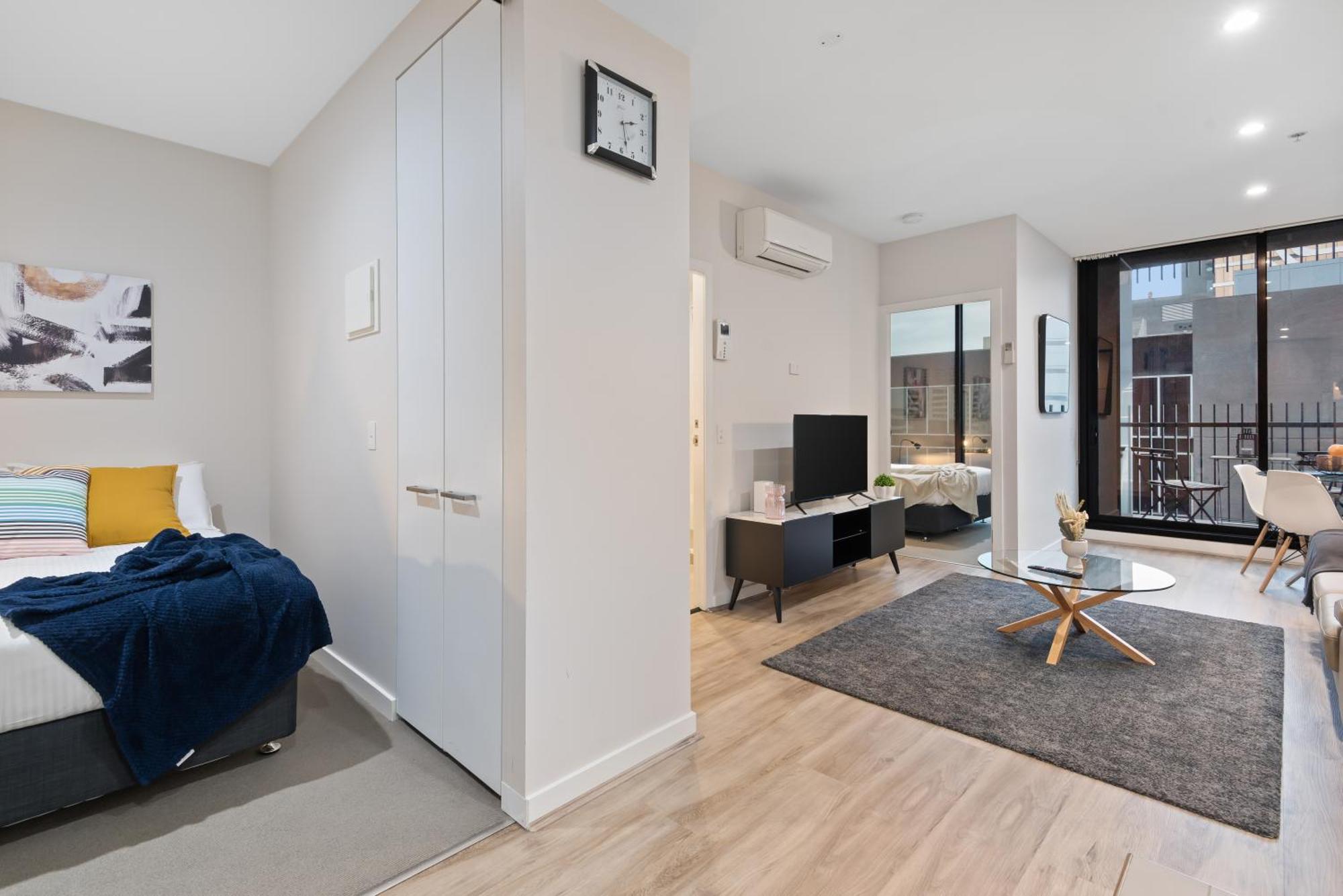 Complete Host Leopold Apartments Мелбърн Стая снимка