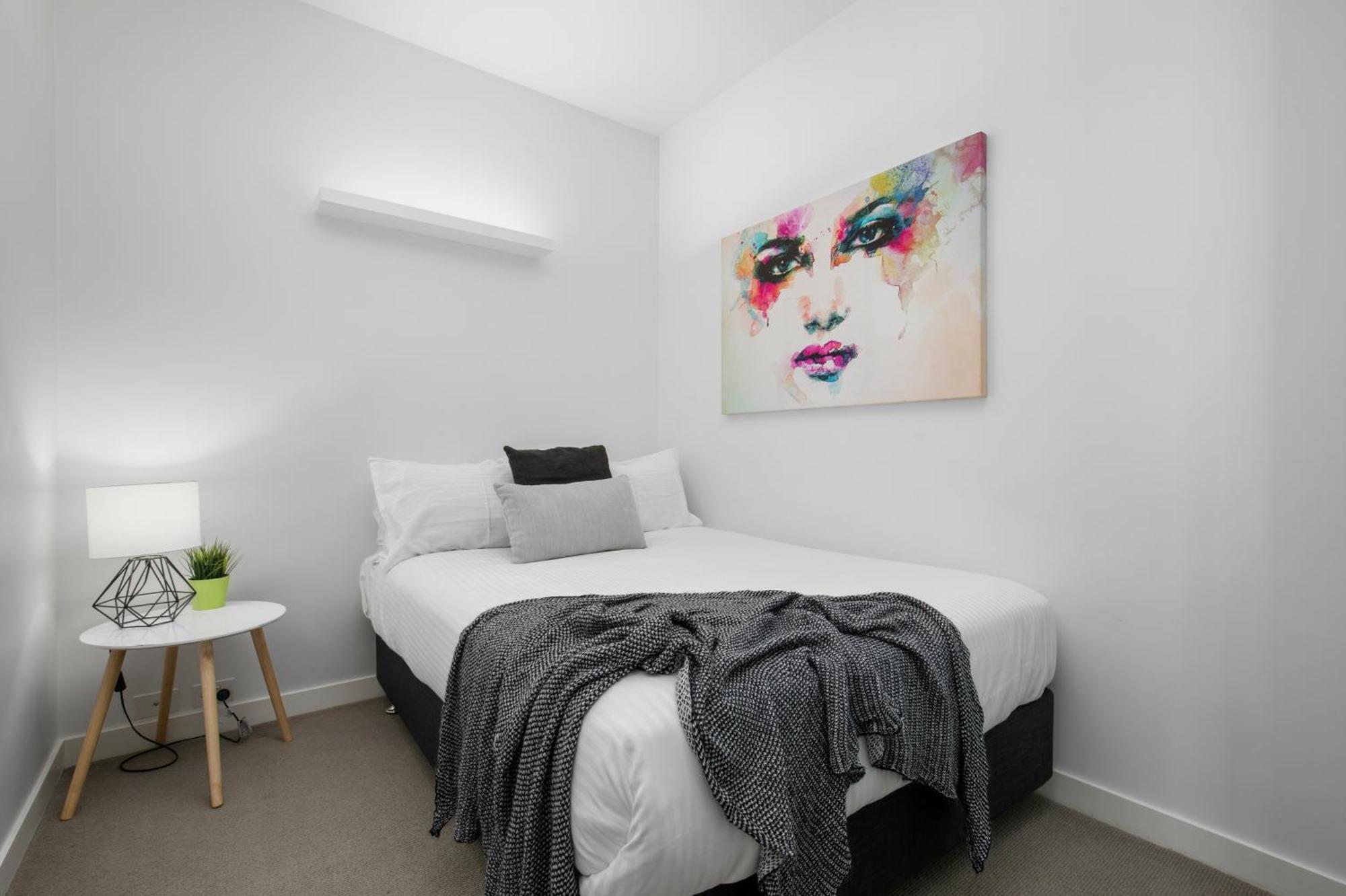 Complete Host Leopold Apartments Мелбърн Стая снимка