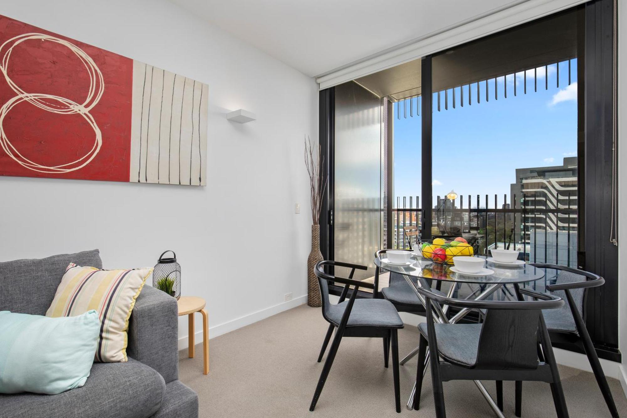 Complete Host Leopold Apartments Мелбърн Стая снимка