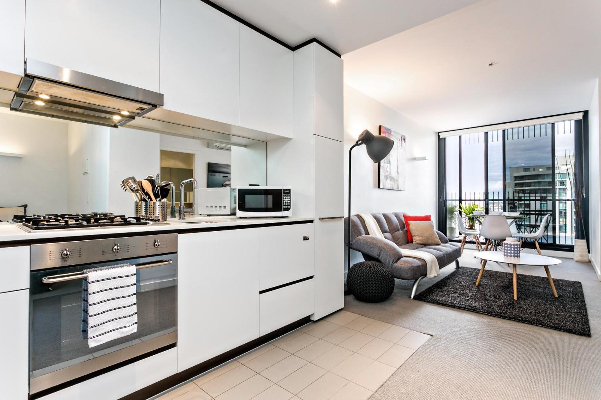 Complete Host Leopold Apartments Мелбърн Стая снимка