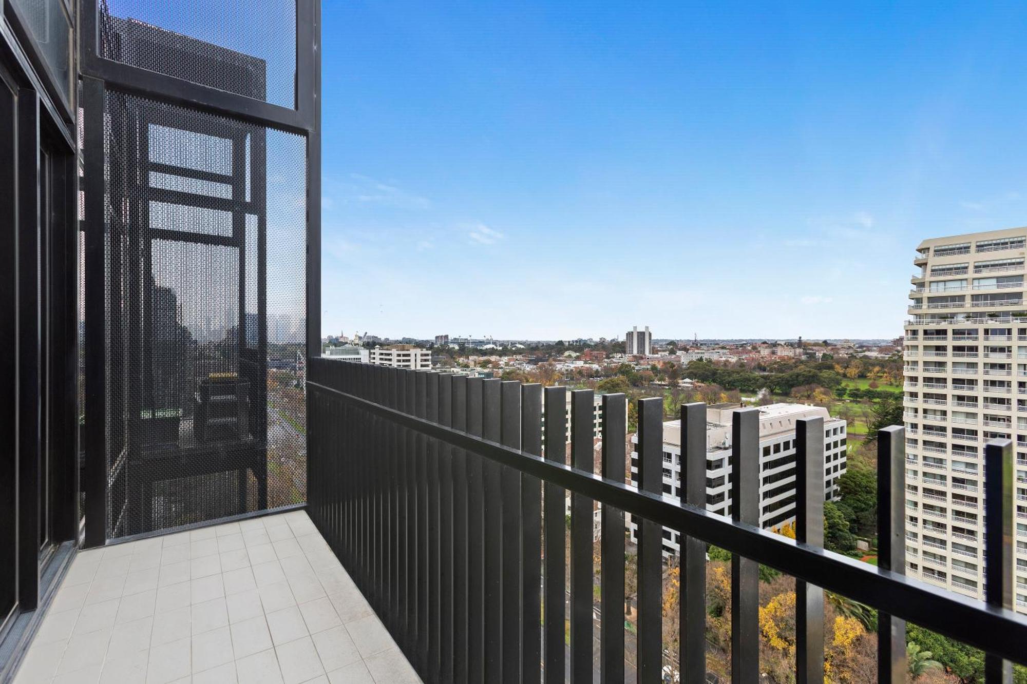 Complete Host Leopold Apartments Мелбърн Стая снимка