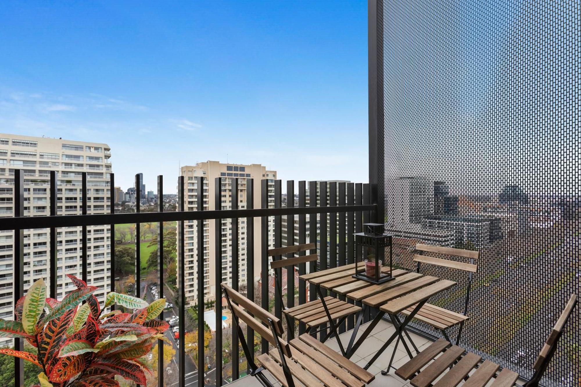 Complete Host Leopold Apartments Мелбърн Стая снимка