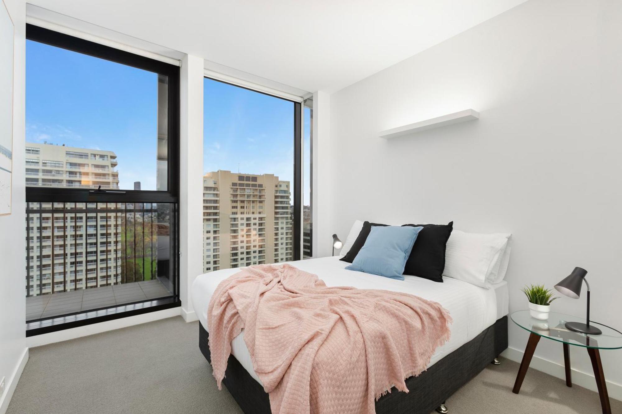 Complete Host Leopold Apartments Мелбърн Стая снимка