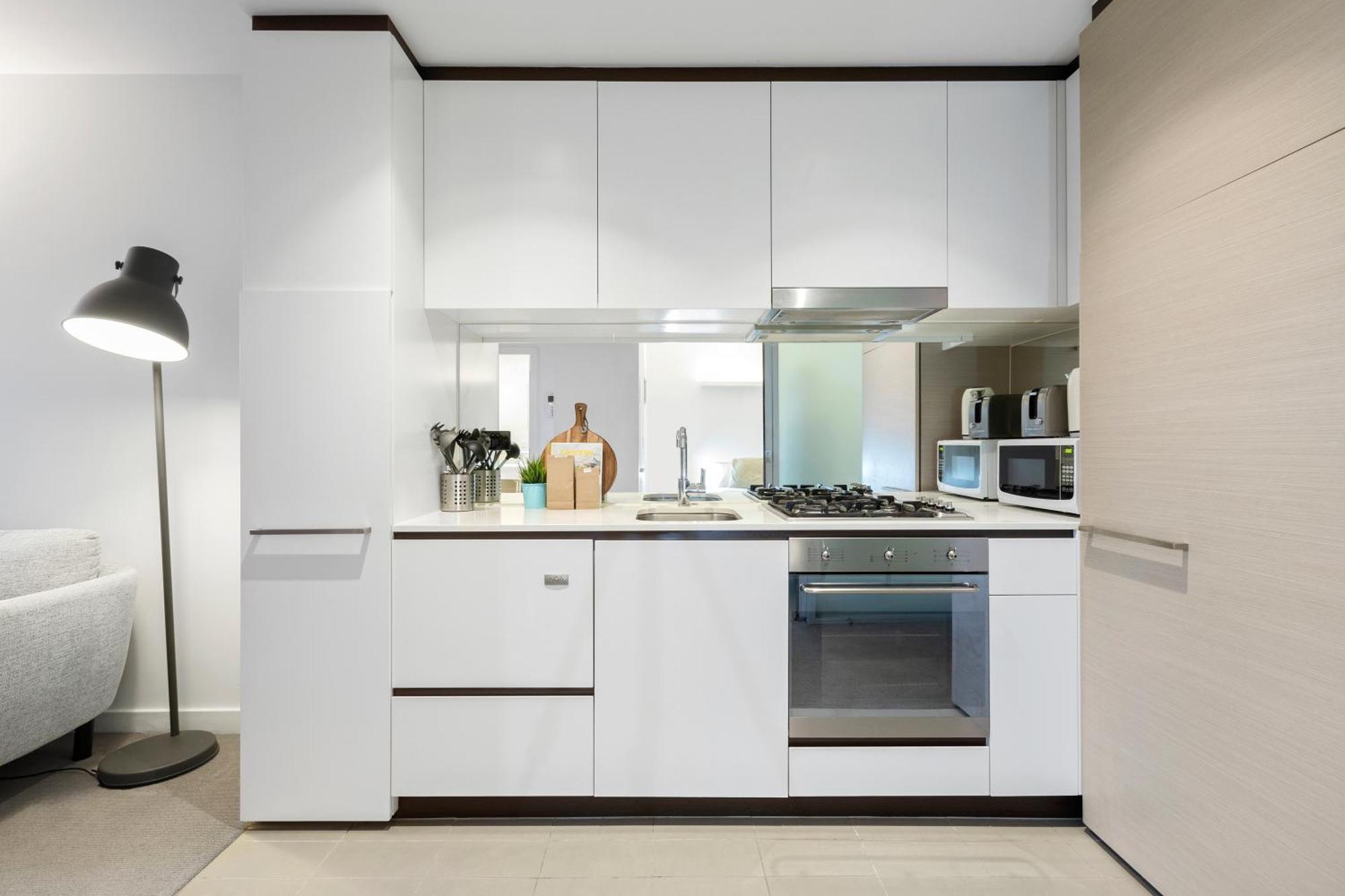 Complete Host Leopold Apartments Мелбърн Стая снимка