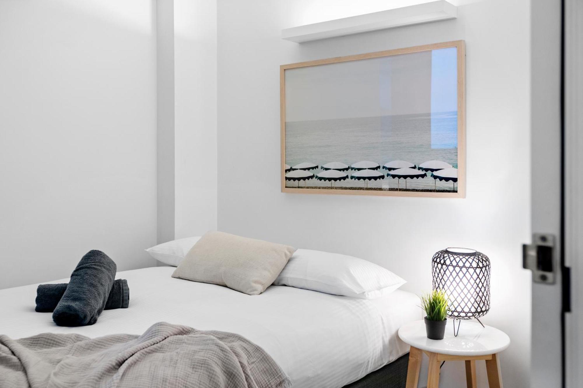Complete Host Leopold Apartments Мелбърн Стая снимка