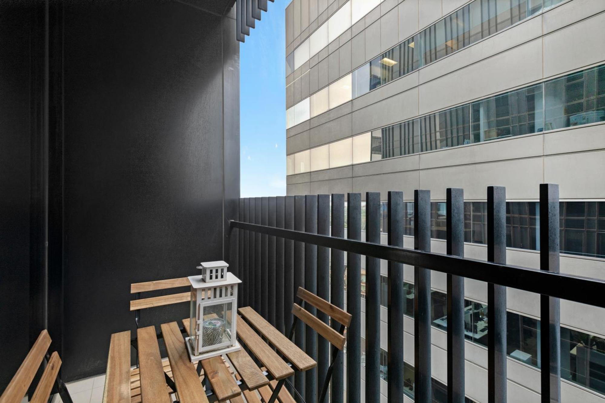 Complete Host Leopold Apartments Мелбърн Стая снимка