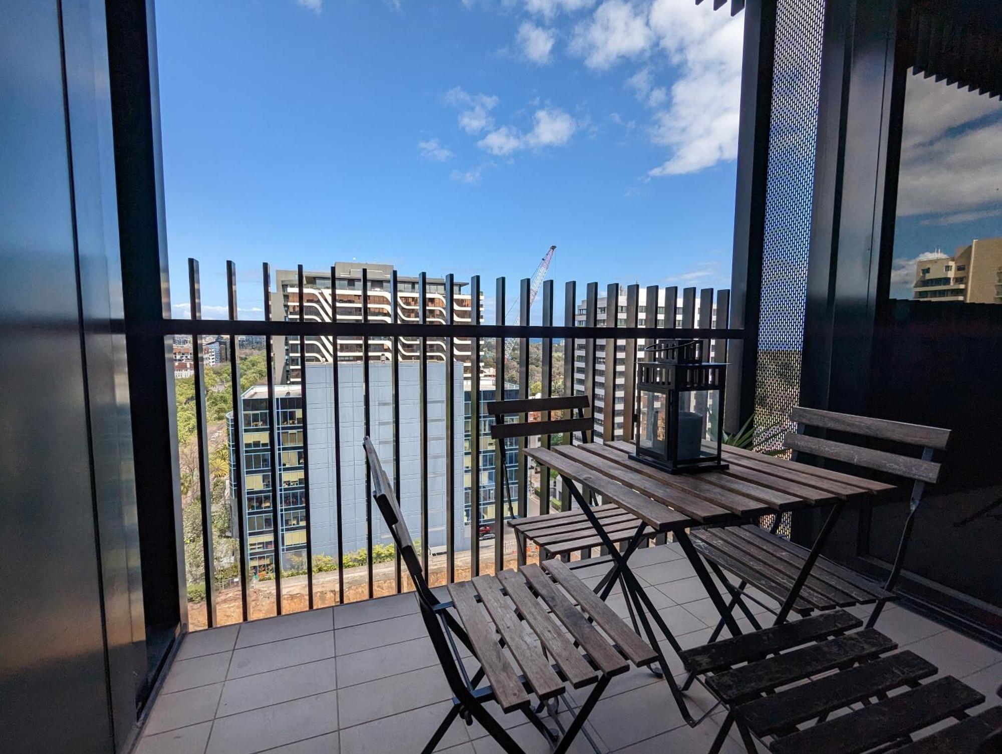 Complete Host Leopold Apartments Мелбърн Стая снимка