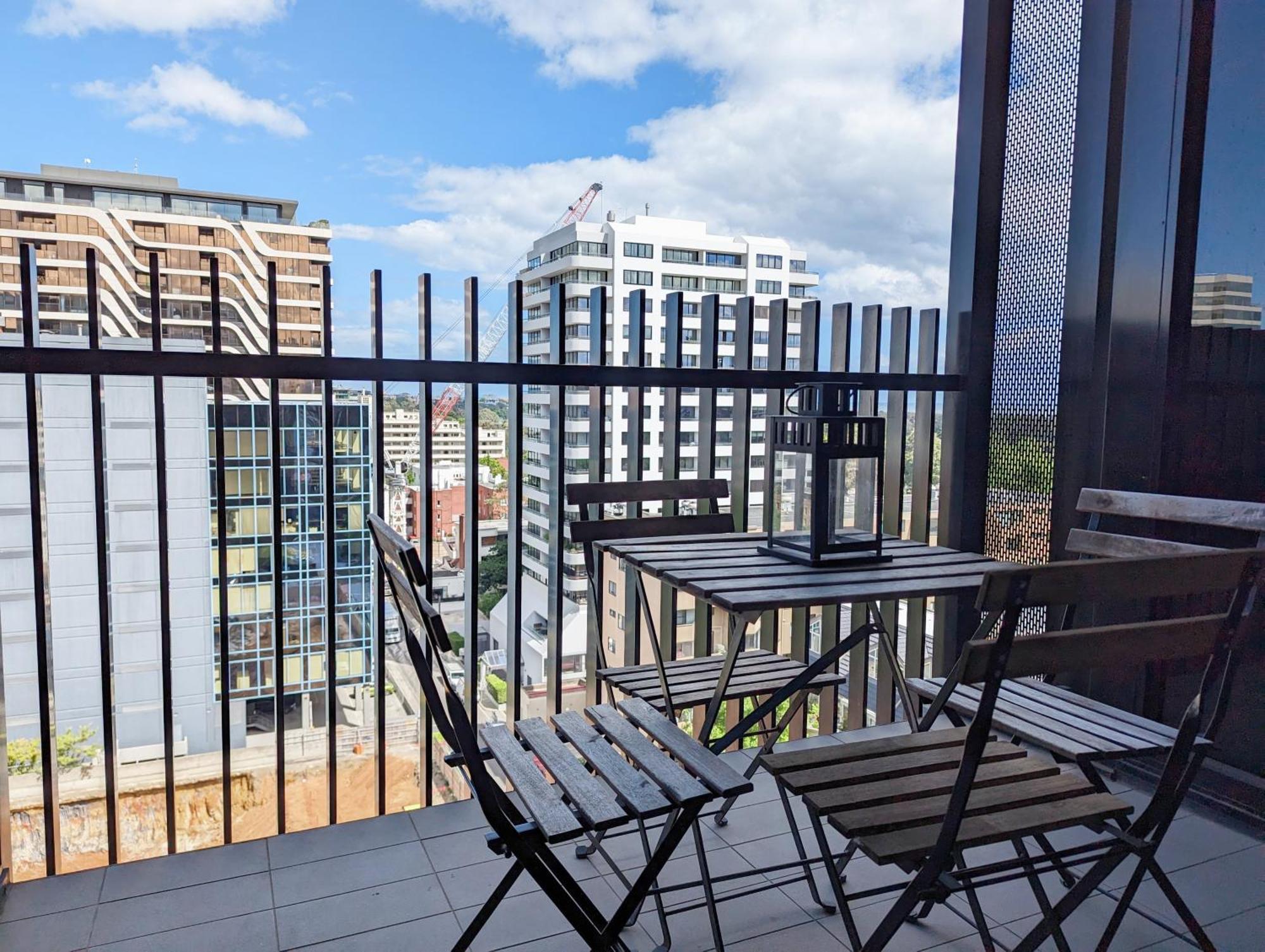 Complete Host Leopold Apartments Мелбърн Стая снимка