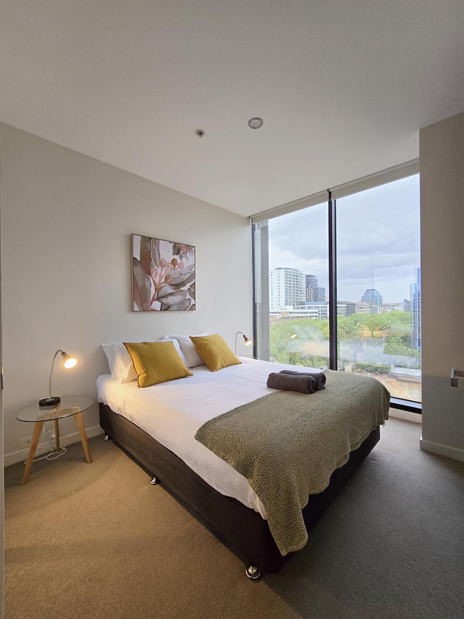 Complete Host Leopold Apartments Мелбърн Стая снимка